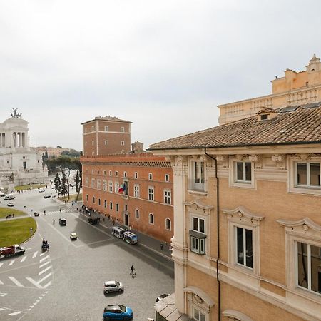 Апарт отель Sonder Piazza Venezia Рим Экстерьер фото